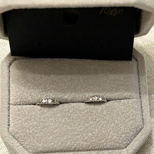 Elegant Silver small hoop Earrings 10mm diameter